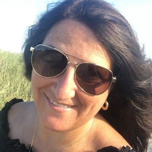 Meet your Posher, Deborah